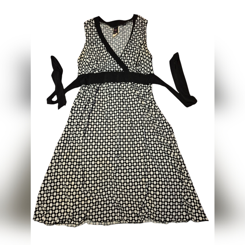 Wrapper Stylish Black and White Dress